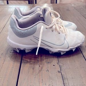 Girls Softball Cleats Size 4Y
